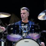 Baterista do Pearl Jam deixa a banda após 27 anos: ‘Foi uma jornada incrível’